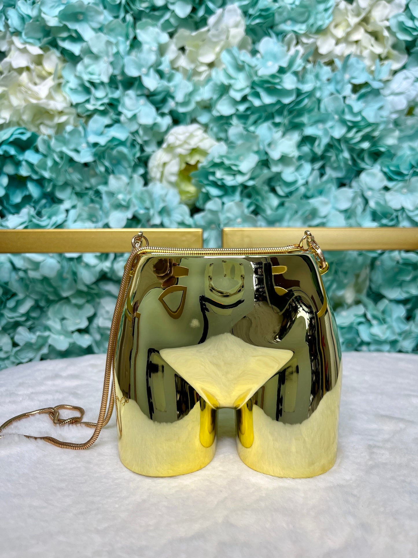 Cheeky Crossbody Bag (Gold)